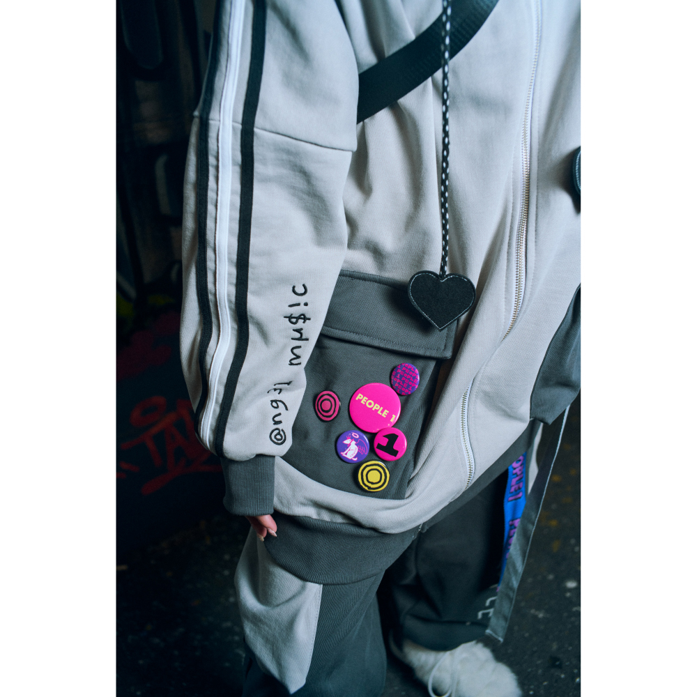 PEOPLE 1 CAN BADGES / PINK × PURPLE