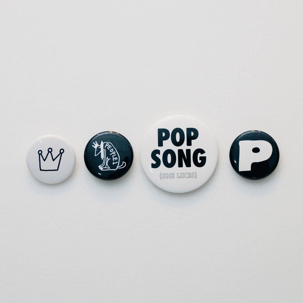 PEOPLE 1 CAN BADGES / BLACK × WHITE
