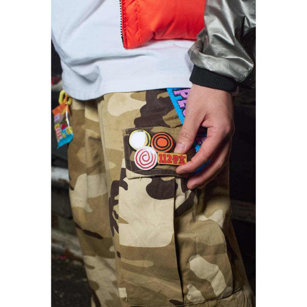 ”112号室” のピンバッジ