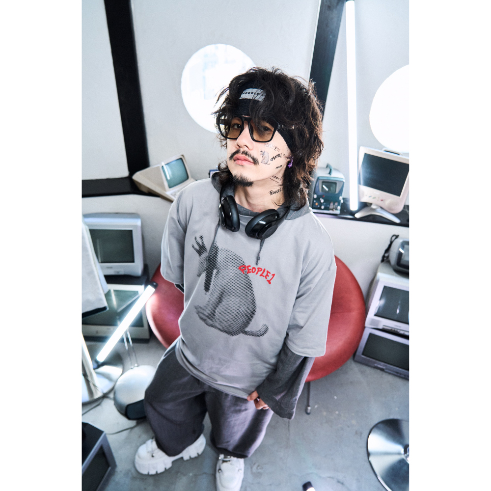 DOT GRAPHIC TEE / ASH GRAY