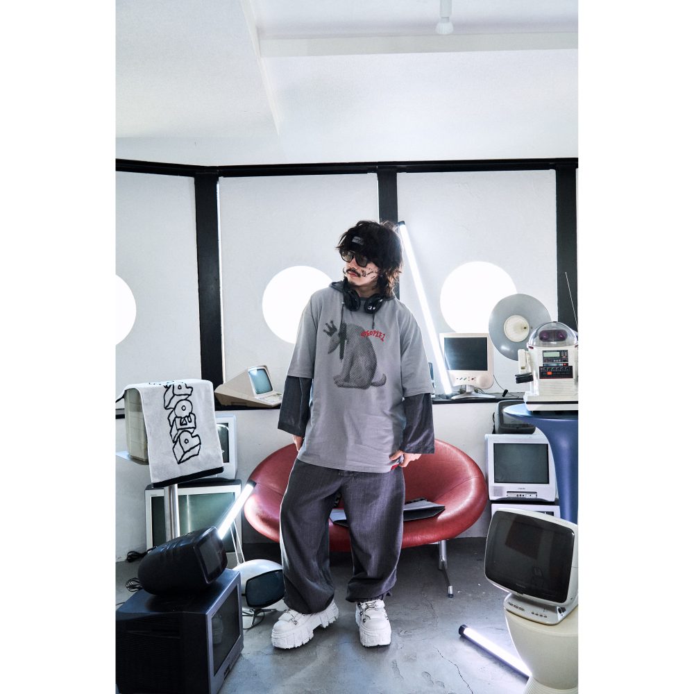 DOT GRAPHIC TEE / ASH GRAY